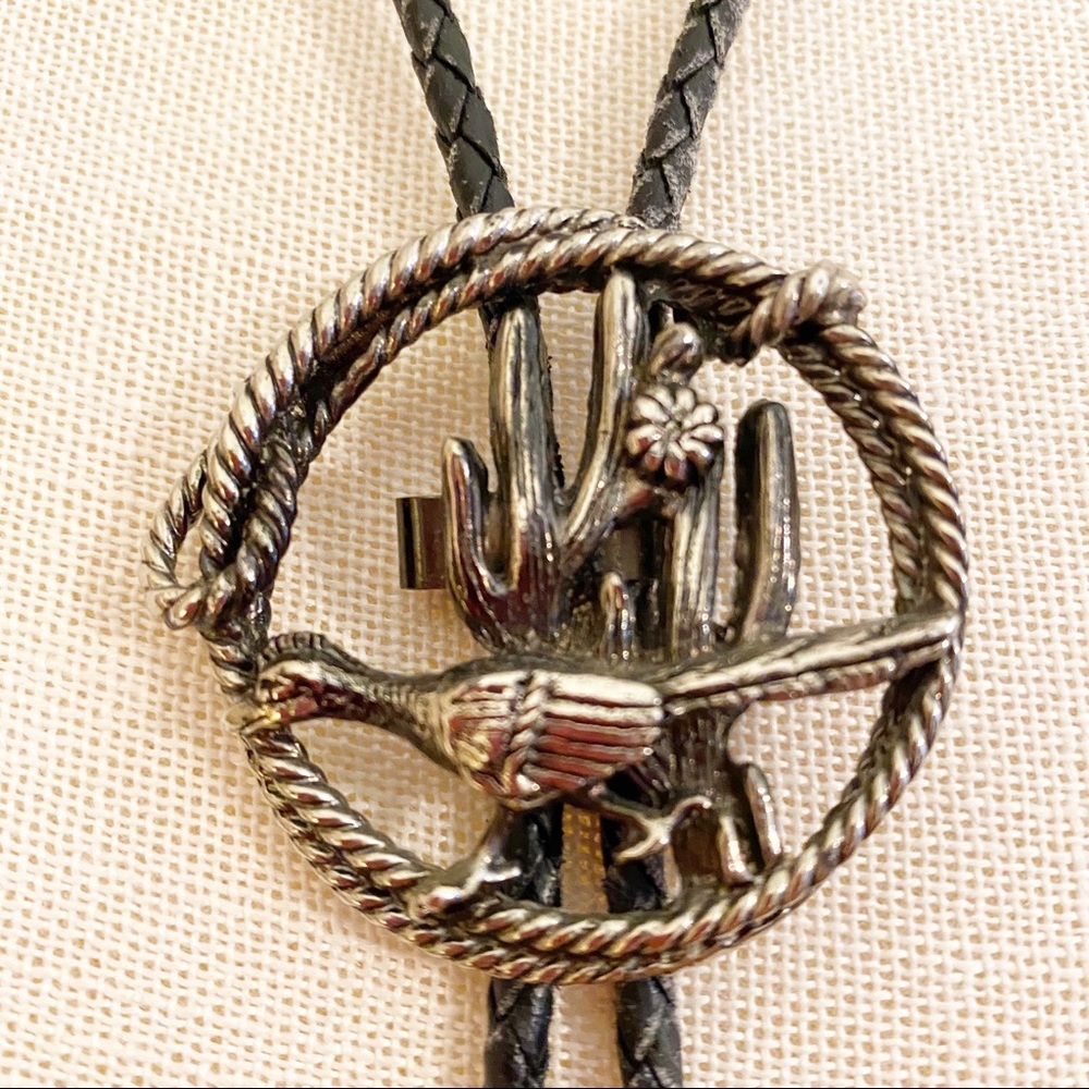 Vtg Roadrunner Bolo Tie Cactus Lasso Silver Toned